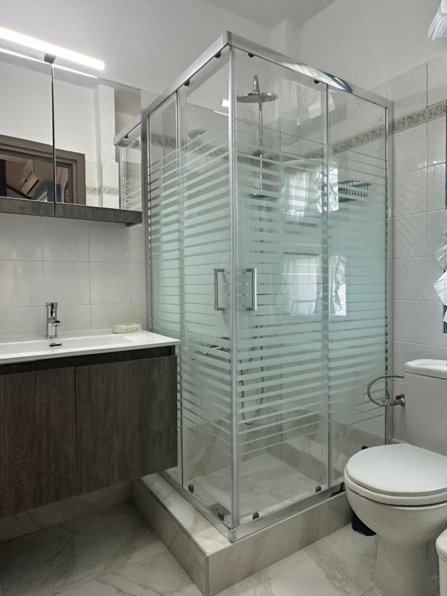 Emerald Seaside Apartment In Pefkohori Pefkohóri Kültér fotó