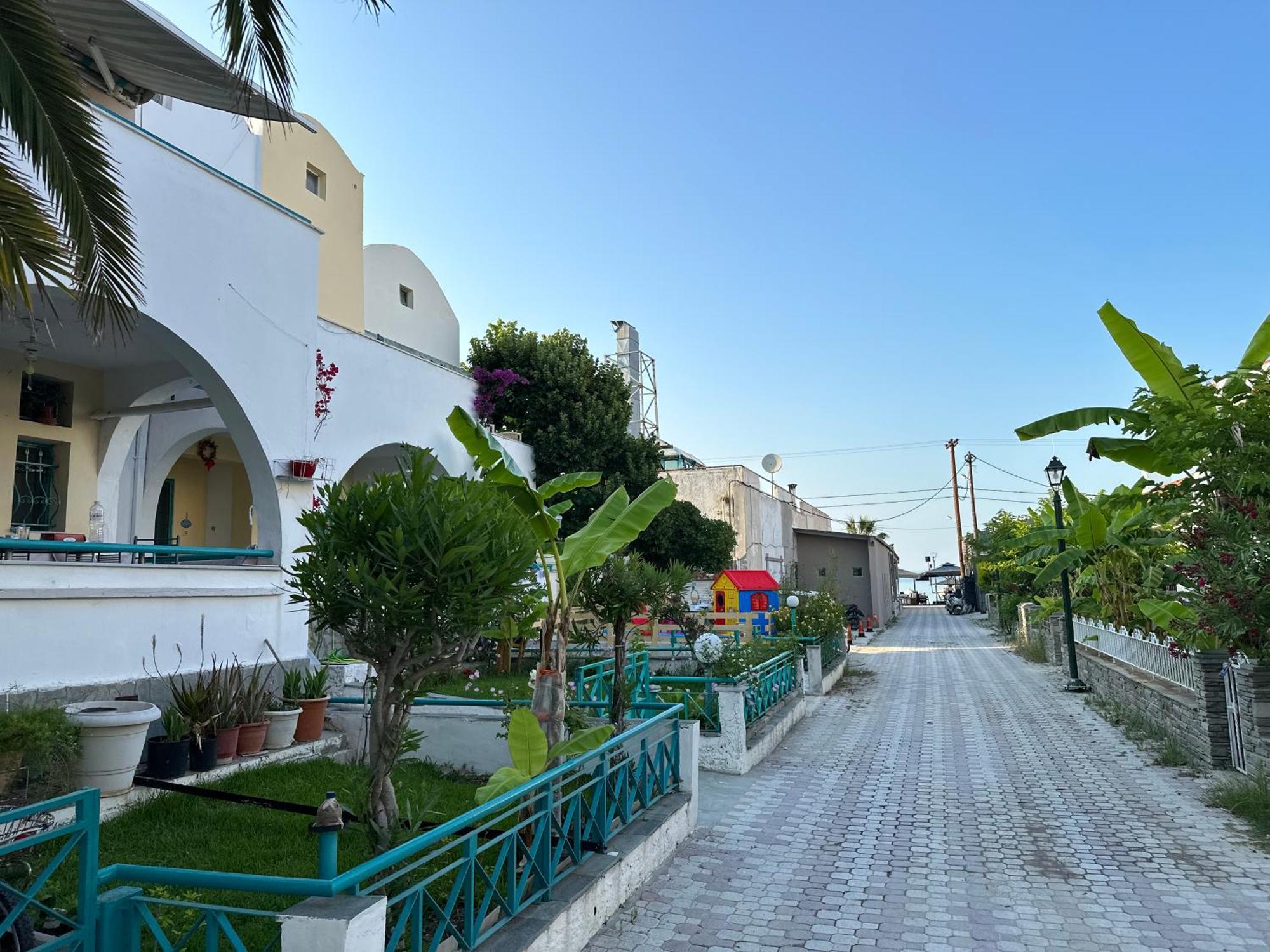 Emerald Seaside Apartment In Pefkohori Pefkohóri Kültér fotó