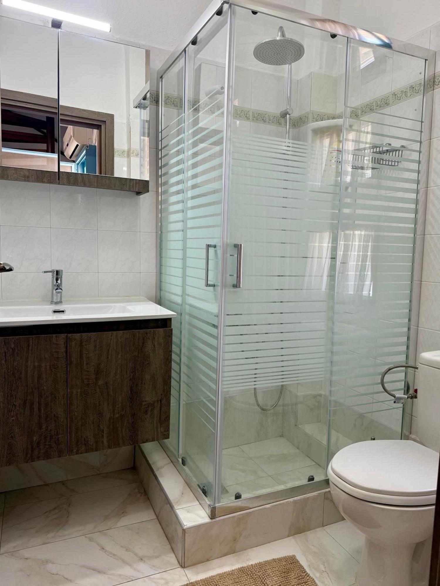 Emerald Seaside Apartment In Pefkohori Pefkohóri Kültér fotó